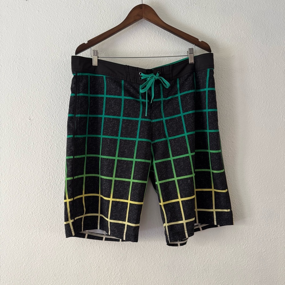 Old Navy California Board Short 38 Plaid Grid Ombre Surfcore Streetwear Festival - Picture 10 of 11